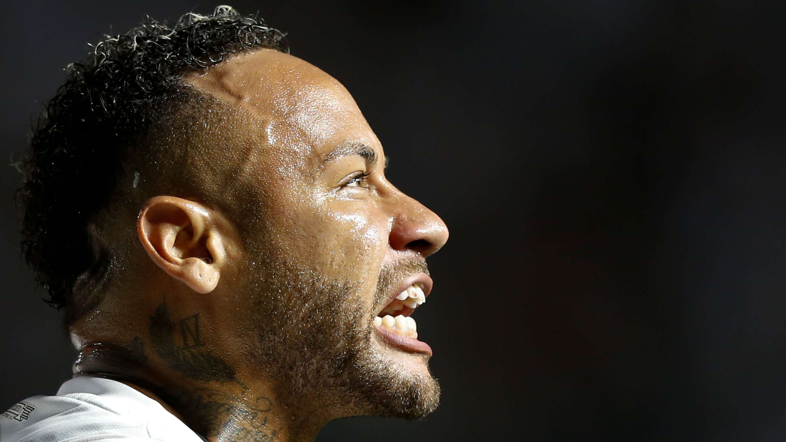 根据国际足 根据国际足